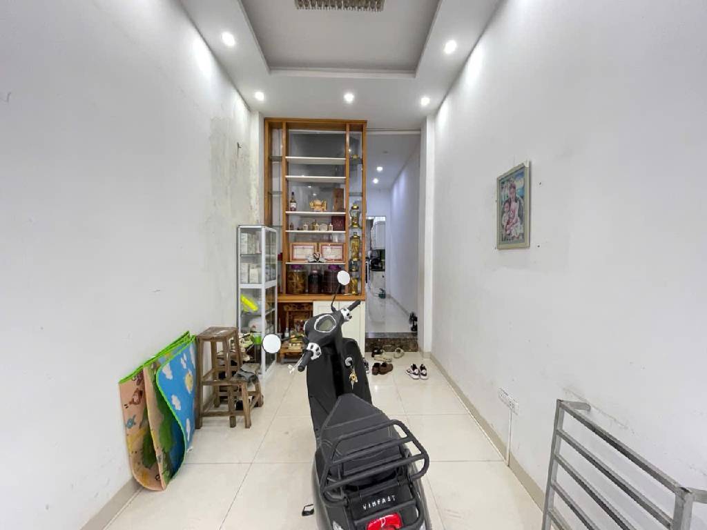 Bán nhà Kim Ngưu - diện tích 48m2 4 tầng - ô tô đỗ cửa - giá 13,5 tỷ