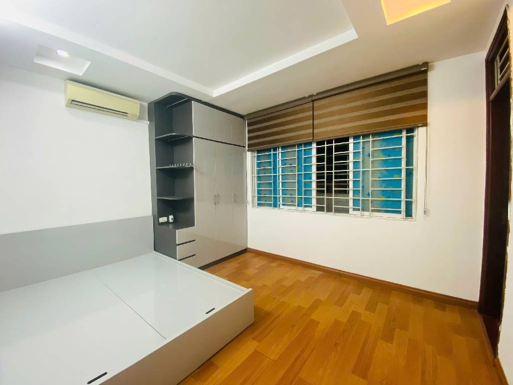 Bán nhà Quan Nhân - diện tích 56,3m2 6 tầng - Ngõ siêu nông - giá 10,6 tỷ