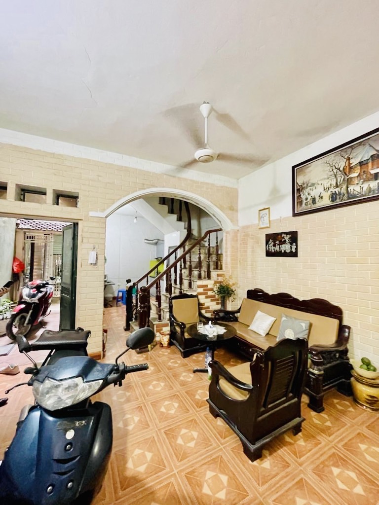 Bán nhà Trường Chinh - diện tích 50m2 3 tầng - Nhà cũ xây đã lâu, chủ mới về xây căn hộ dòng tiền - giá 9,3 tỷ