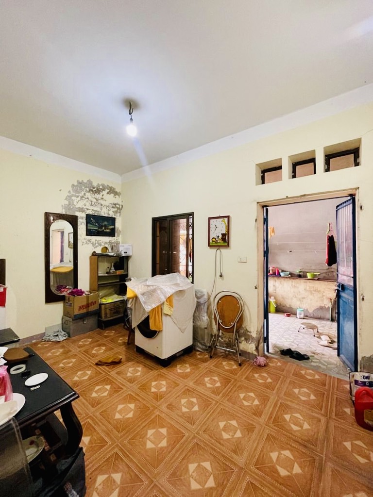 Bán nhà Trường Chinh - diện tích 50m2 3 tầng - Nhà cũ xây đã lâu, chủ mới về xây căn hộ dòng tiền - giá 9,3 tỷ