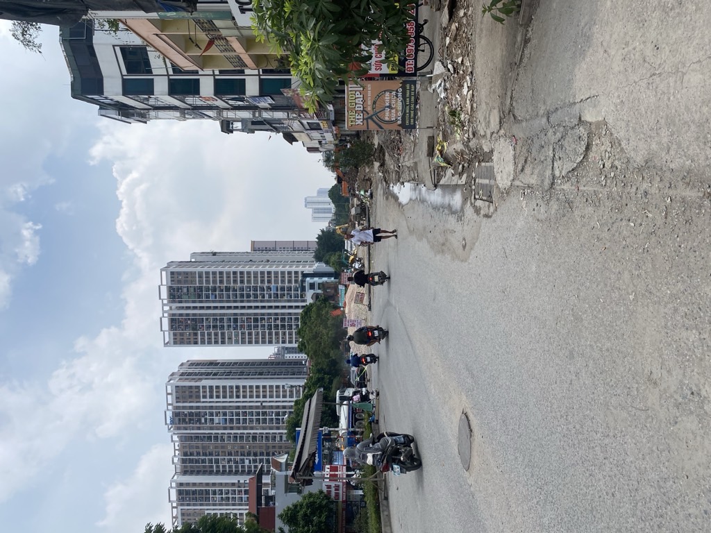 Bán nhà Định Công - diện tích 80m2 3 tầng - Nhà cũ bán đất tặng nhà - giá 24,2 tỷ