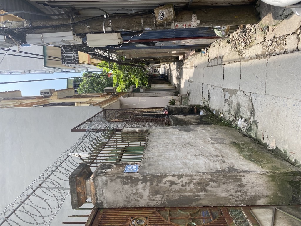 Bán nhà Định Công - diện tích 80m2 3 tầng - Nhà cũ bán đất tặng nhà - giá 24,2 tỷ