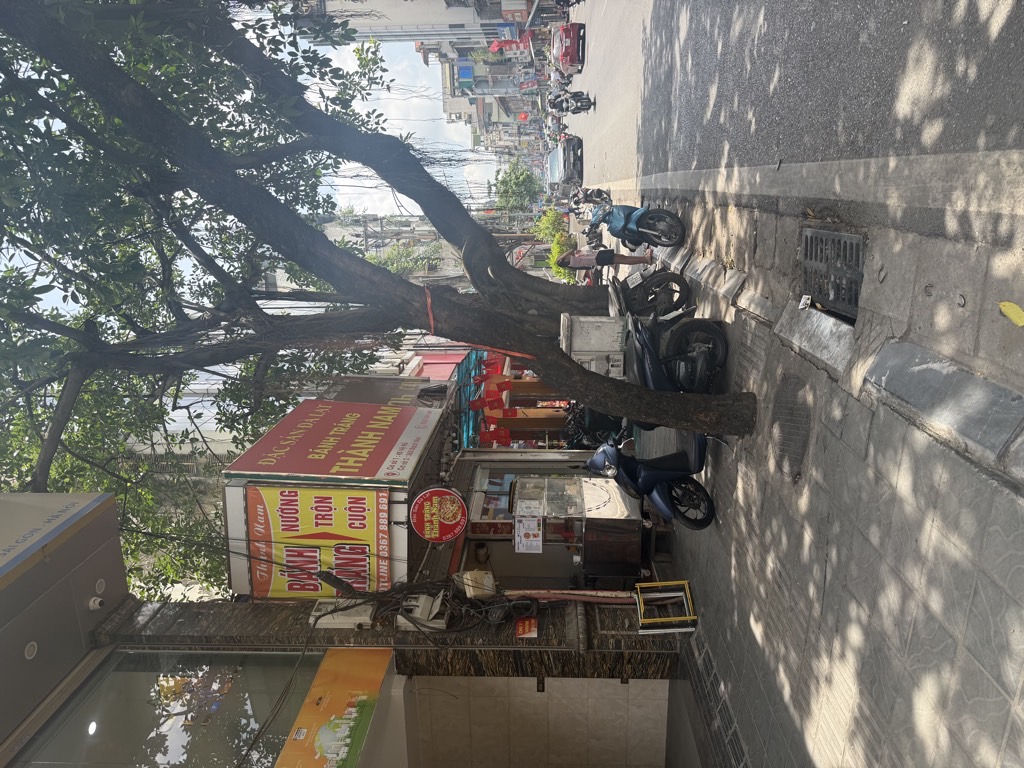 Bán nhà Bạch Mai - diện tích 42m2 1 tầng - Mặt phố sầm uất - giá 22 tỷ