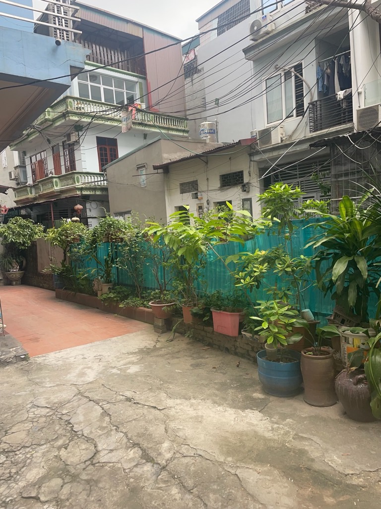 Bán nhà Lĩnh Nam - diện tích 71.2m2 3 tầng - Lô góc, xây CCMN - giá 16 tỷ