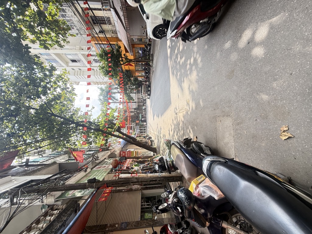 Bán nhà Vân Đồn - diện tích 83.7m2 3 tầng - Mặt phố kinh doanh tấp nập - giá 13,9 tỷ