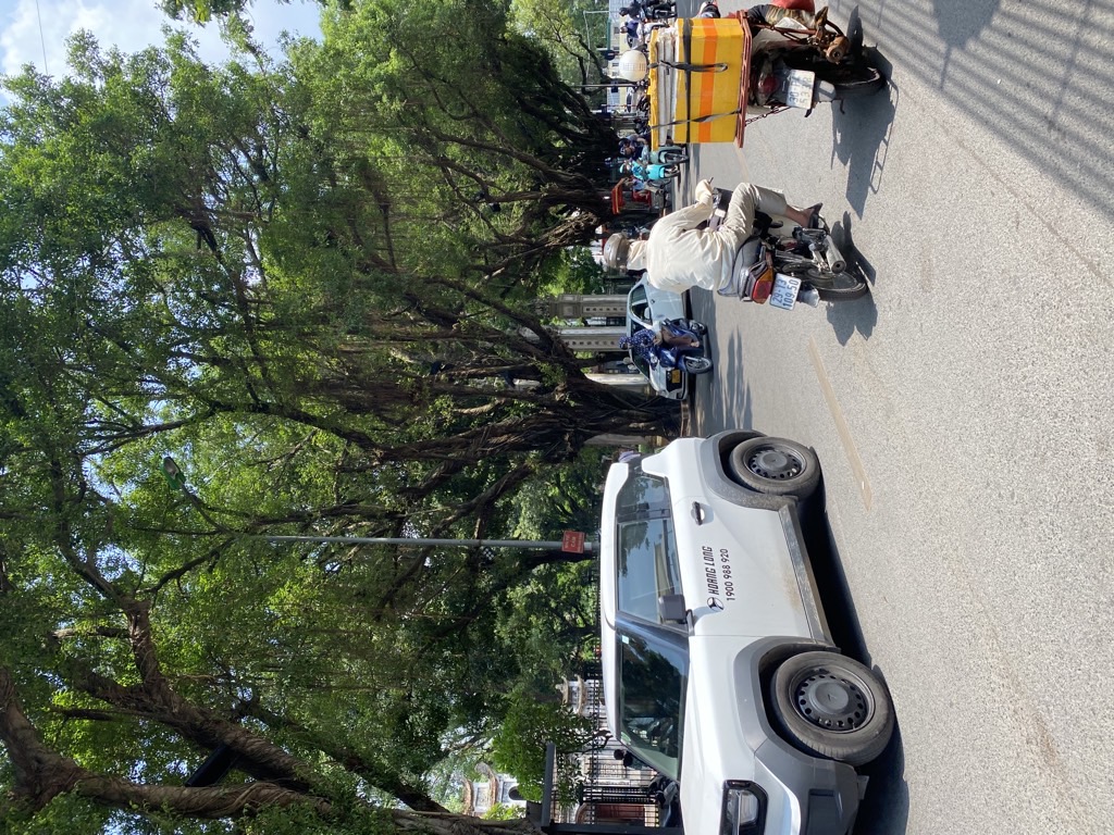 Bán nhà Quốc Tử Giám - diện tích 41.1m2 5 tầng - mặt phố đối diện Văn Miếu Quốc Tử Giám - giá 23 tỷ