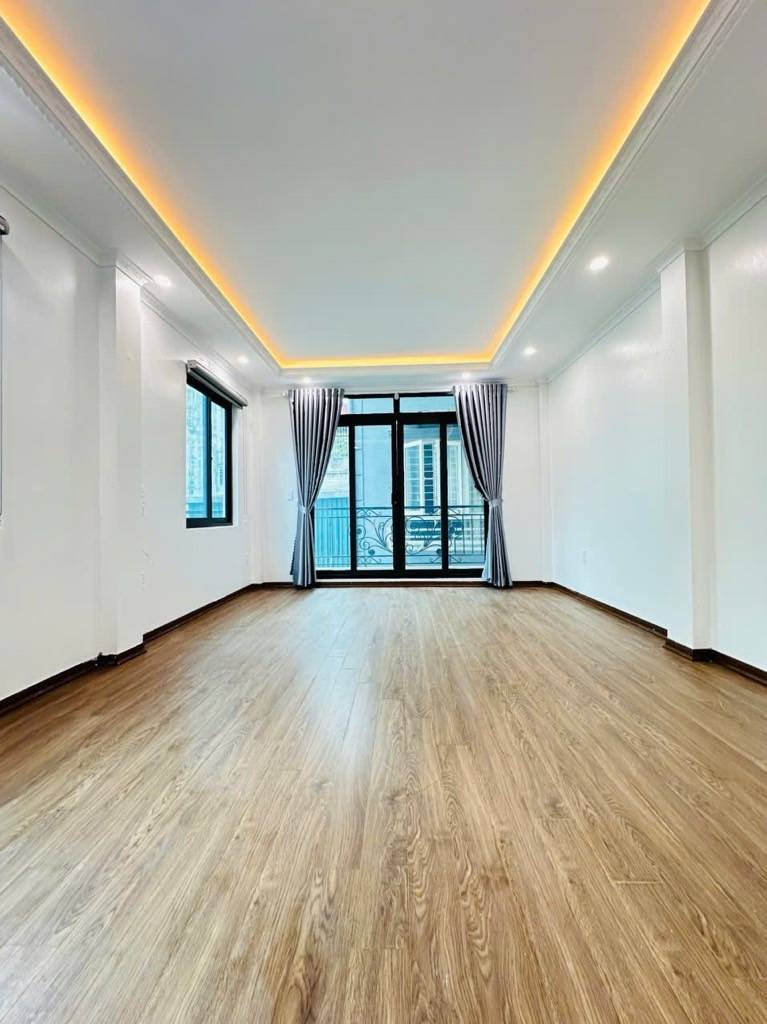 Bán nhà Phố chợ Khâm Thiên - diện tích 35m2 6 tầng - Nhà đẹp thang máy - giá 9,95 tỷ