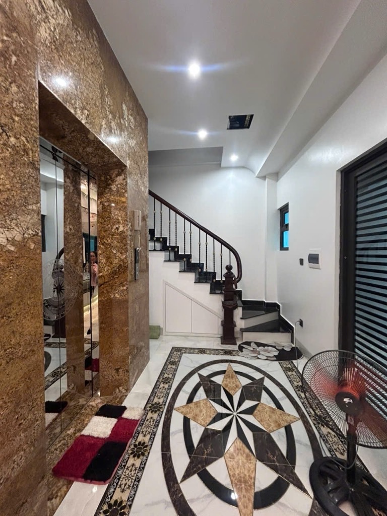 Bán nhà Mai Động - diện tích 33,7m2 6 tầng - Lô góc, thang máy - giá 14,5 tỷ