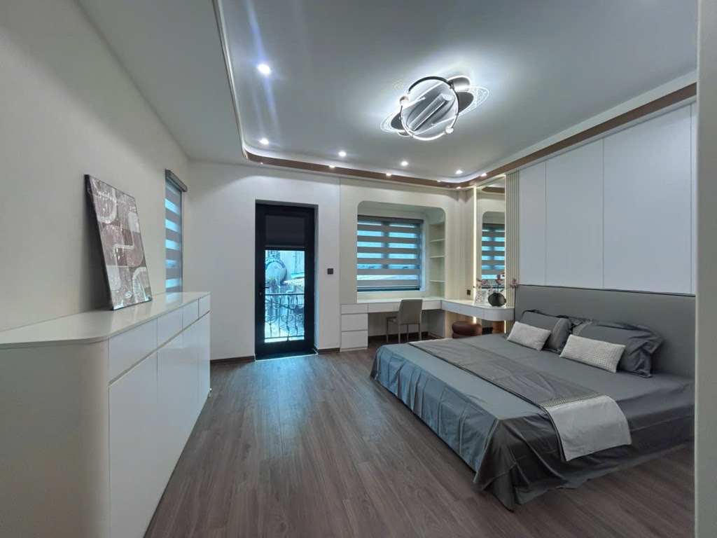 Bán nhà Mai Động - diện tích 33,7m2 6 tầng - Lô góc, thang máy - giá 14,5 tỷ