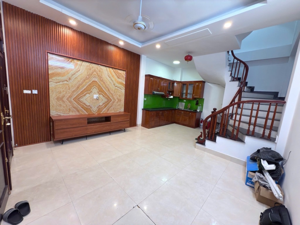 Bán nhà Nguyễn Văn Viên - diện tích 33,3m2 5 tầng - Lô góc - giá 8,8 tỷ