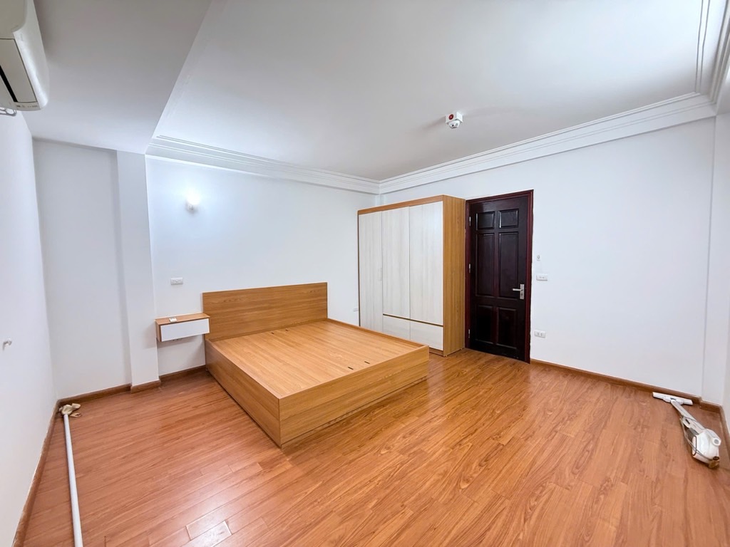 Bán nhà Nguyễn Văn Viên - diện tích 33,3m2 5 tầng - Lô góc - giá 8,8 tỷ