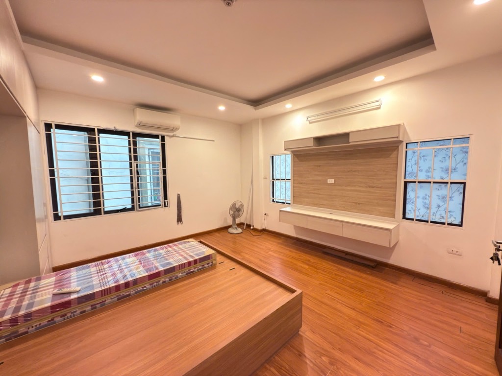 Bán nhà Nguyễn Văn Viên - diện tích 33,3m2 5 tầng - Lô góc - giá 8,8 tỷ