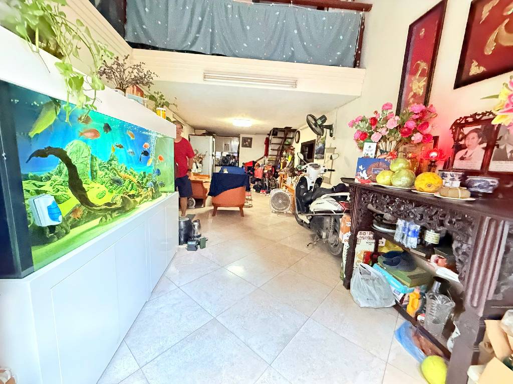 Bán nhà Ngõ yên thế - diện tích 51m2 2 tầng - ô tô đỗ cửa - giá 15,5 tỷ