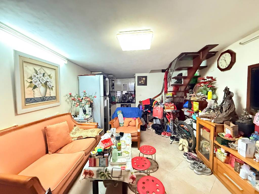 Bán nhà Ngõ yên thế - diện tích 51m2 2 tầng - ô tô đỗ cửa - giá 15,5 tỷ