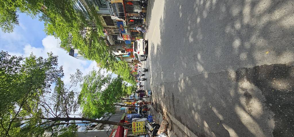 Bán nhà Khâm Thiên - diện tích 8,8m2 1 tầng - Mặt phố - giá 7,5 tỷ