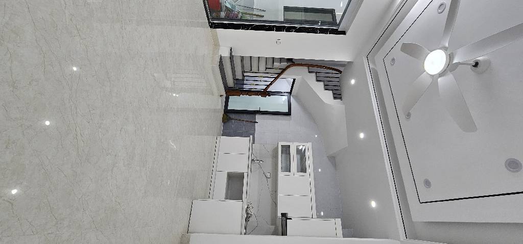 Bán nhà Chợ Khâm Thiên - diện tích 29,8m2 5 tầng - Ngõ thông ô tô - giá 8,5 tỷ