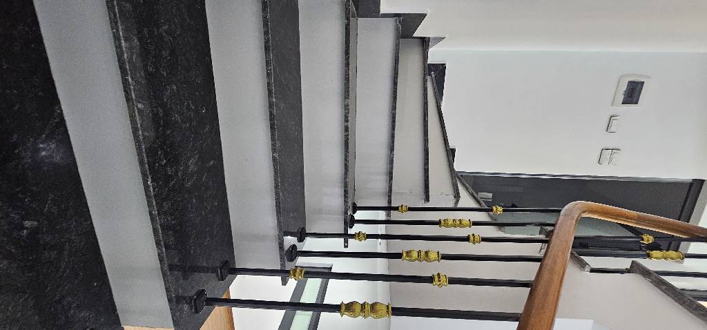 Bán nhà Chợ Khâm Thiên - diện tích 29,8m2 5 tầng - Ngõ thông ô tô - giá 8,5 tỷ