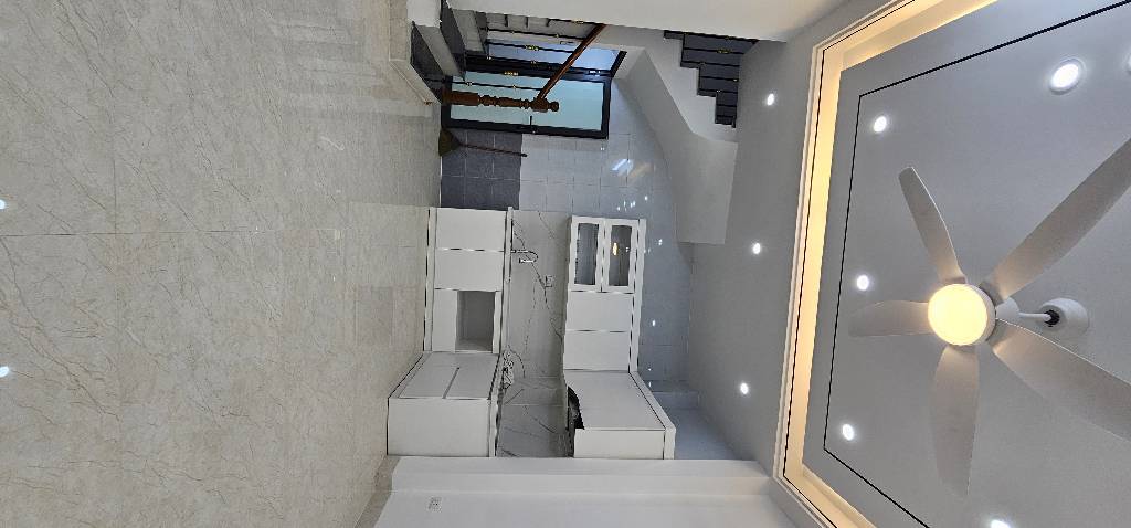 Bán nhà Chợ Khâm Thiên - diện tích 29,8m2 5 tầng - Ngõ thông ô tô - giá 8,5 tỷ