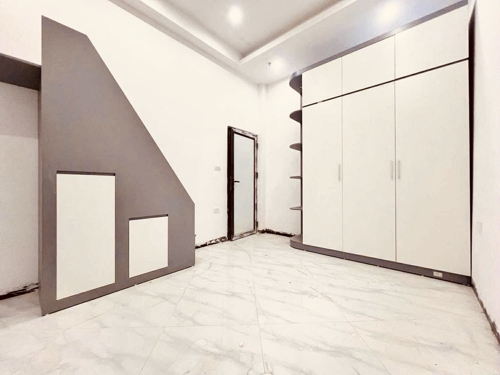 Bán nhà Vũ Tông Phan - diện tích 62m2 6 tầng - Ô TÔ QUA NHÀ - giá 16,28 tỷ