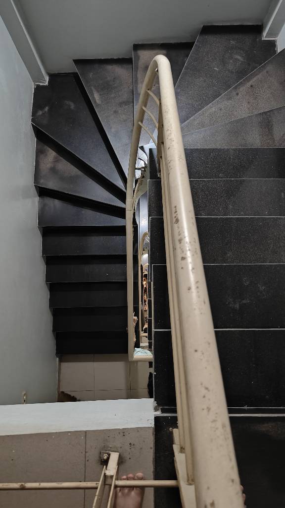 Bán nhà Lĩnh Nam - diện tích 30.6m2 6 tầng - Gần ô tô - giá 7,5 tỷ