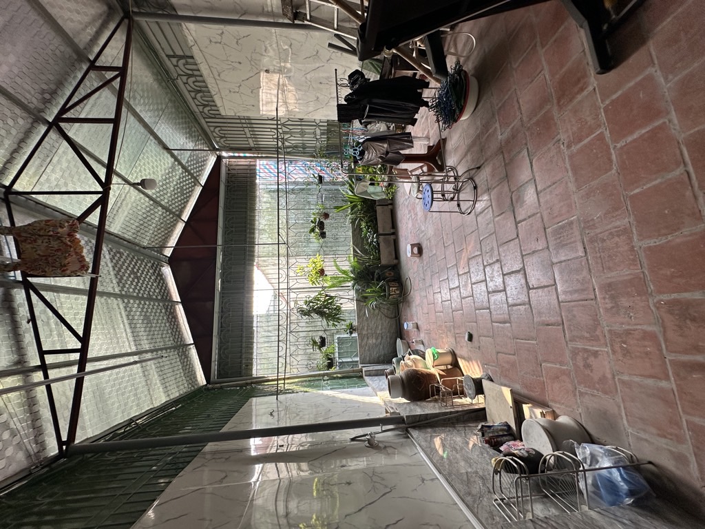 Bán nhà Đông Thiên - diện tích 73.9m2 2 tầng - gần phố dân xây khung cột - giá 9,5 tỷ