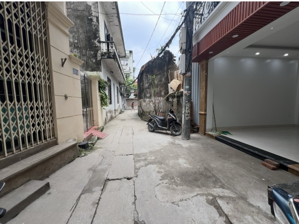 Bán nhà Hoàng Mai - diện tích 46m2 6 tầng - Ô tô đỗ cửa - giá 14,6 tỷ