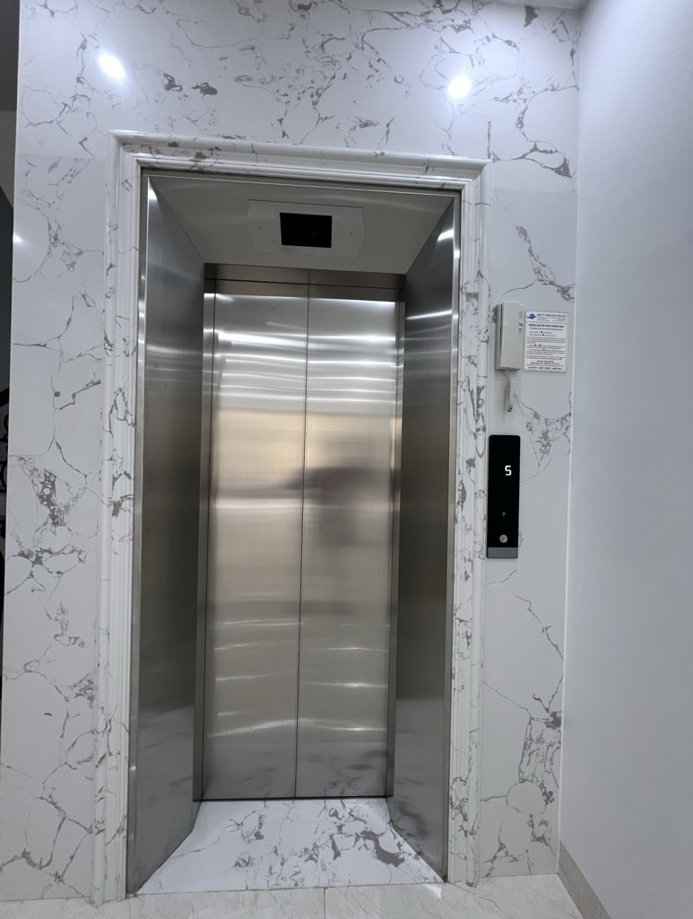 Bán nhà Hoàng Mai - diện tích 46m2 6 tầng - Ô tô đỗ cửa - giá 14,6 tỷ