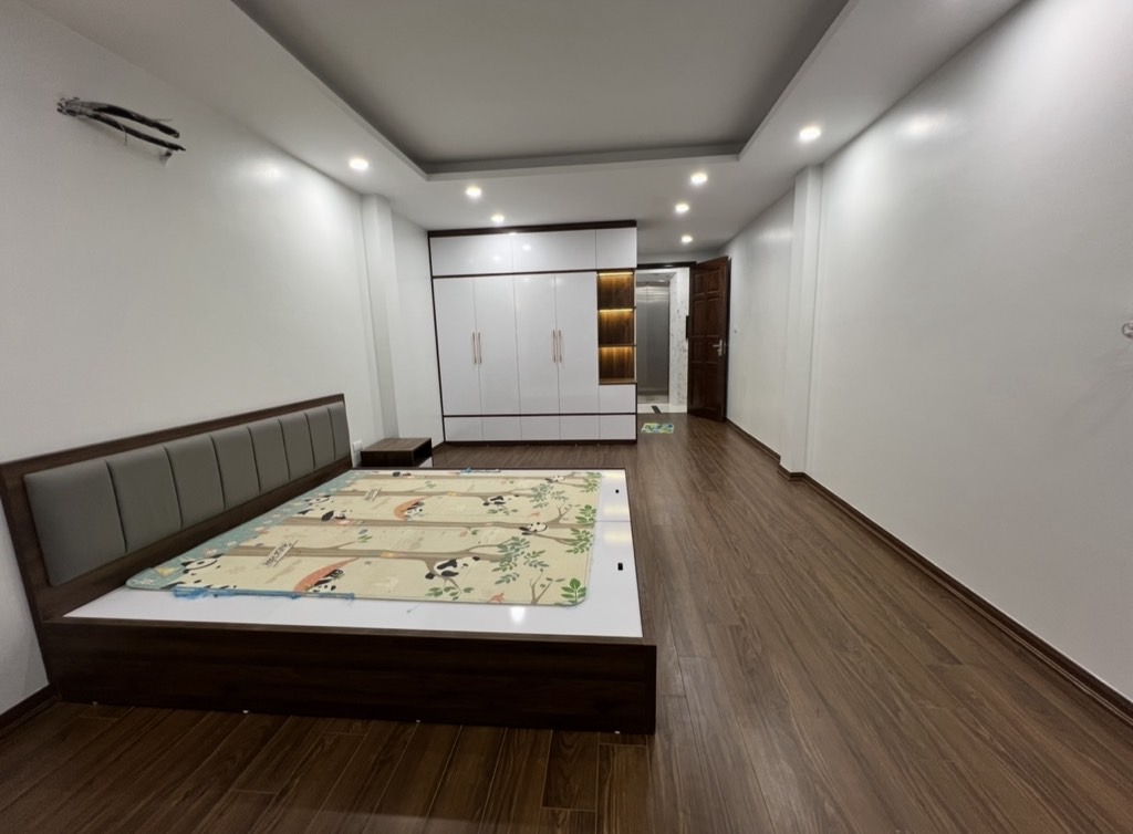 Bán nhà Hoàng Mai - diện tích 46m2 6 tầng - Ô tô đỗ cửa - giá 14,6 tỷ