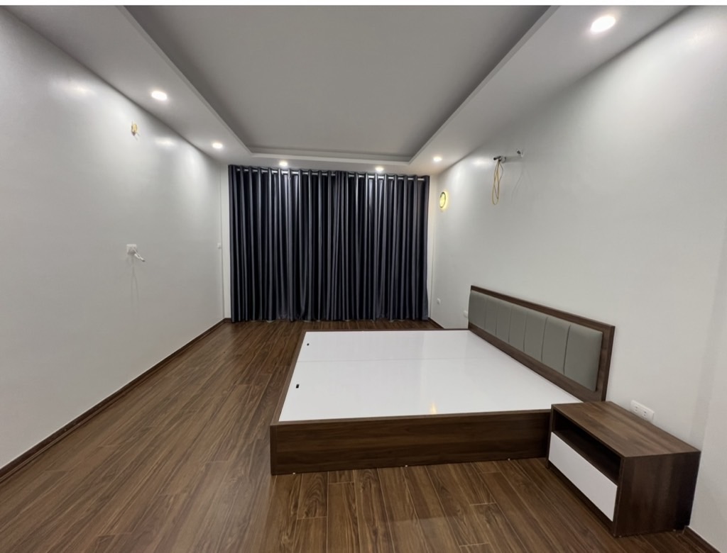 Bán nhà Hoàng Mai - diện tích 46m2 6 tầng - Ô tô đỗ cửa - giá 14,6 tỷ