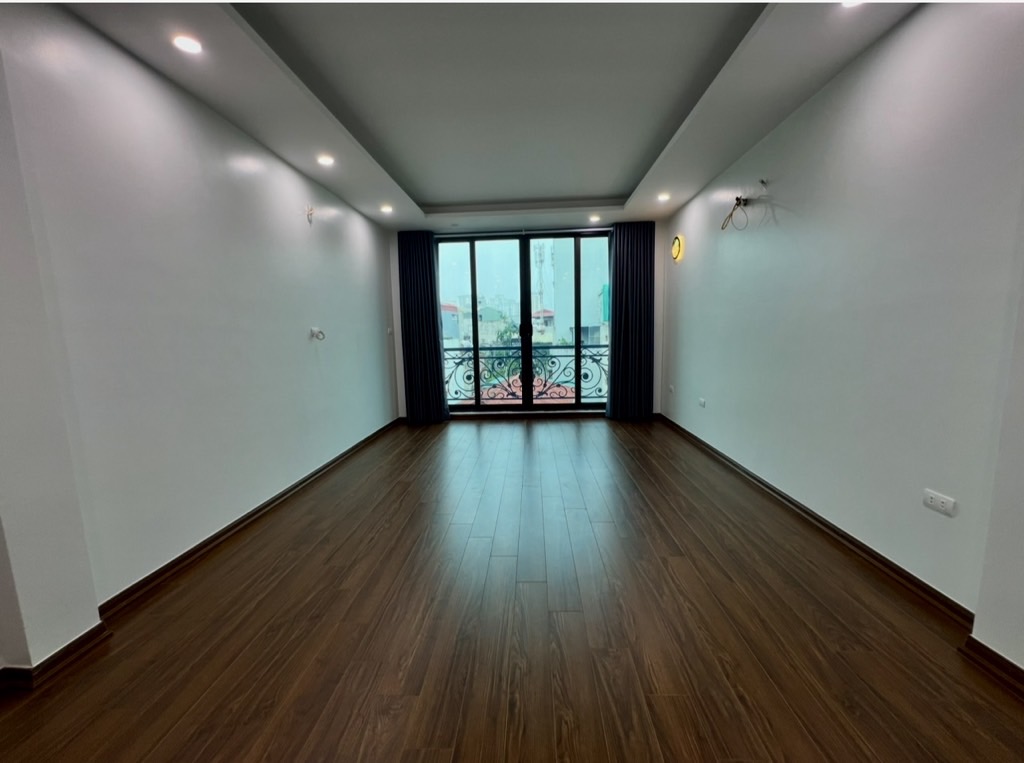 Bán nhà Hoàng Mai - diện tích 46m2 6 tầng - Ô tô đỗ cửa - giá 14,6 tỷ