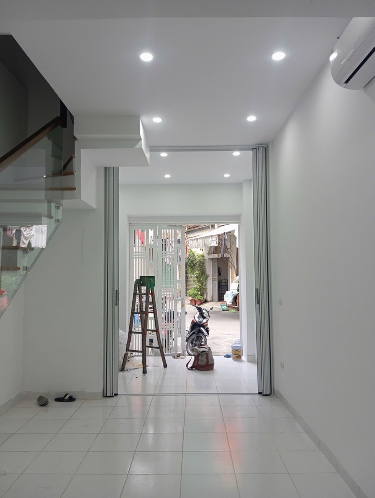 Bán nhà Khu TT Hồng Hà - diện tích 16,1m2 3 tầng - Lô góc, ô tô đỗ cửa - giá 7,3 tỷ