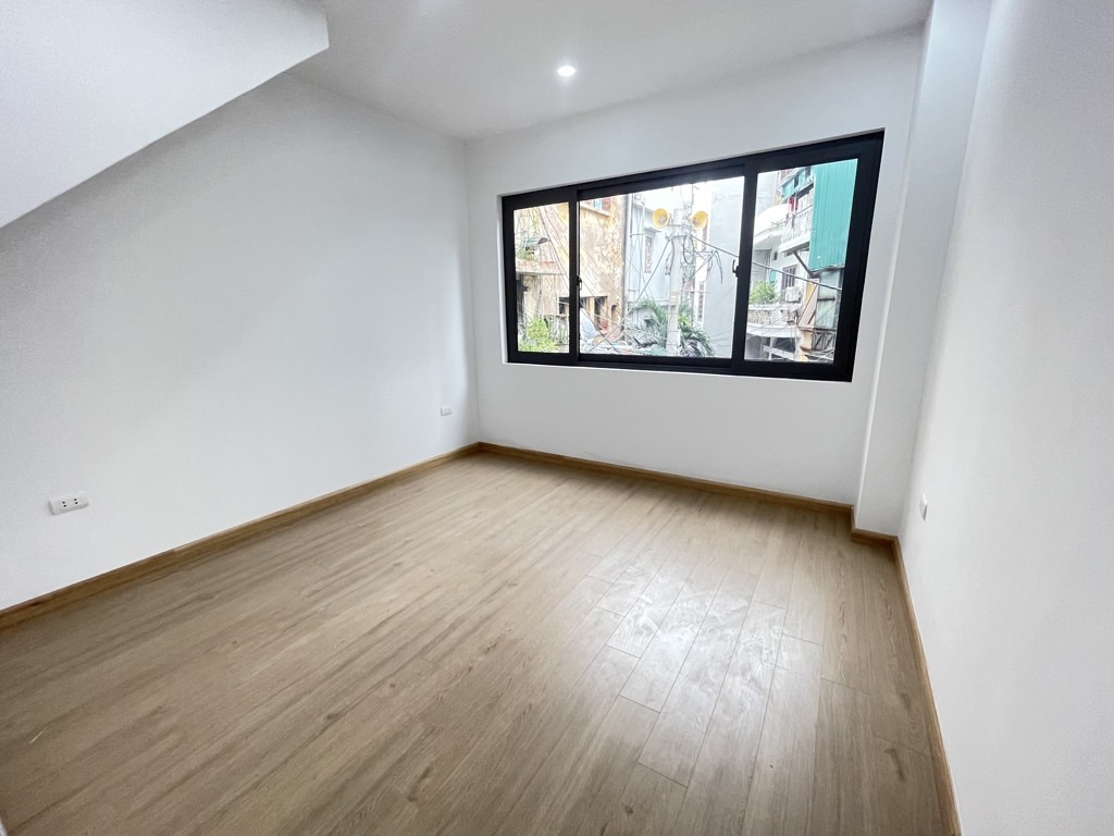 Bán nhà Khu TT Hồng Hà - diện tích 16,1m2 3 tầng - Lô góc, ô tô đỗ cửa - giá 7,3 tỷ