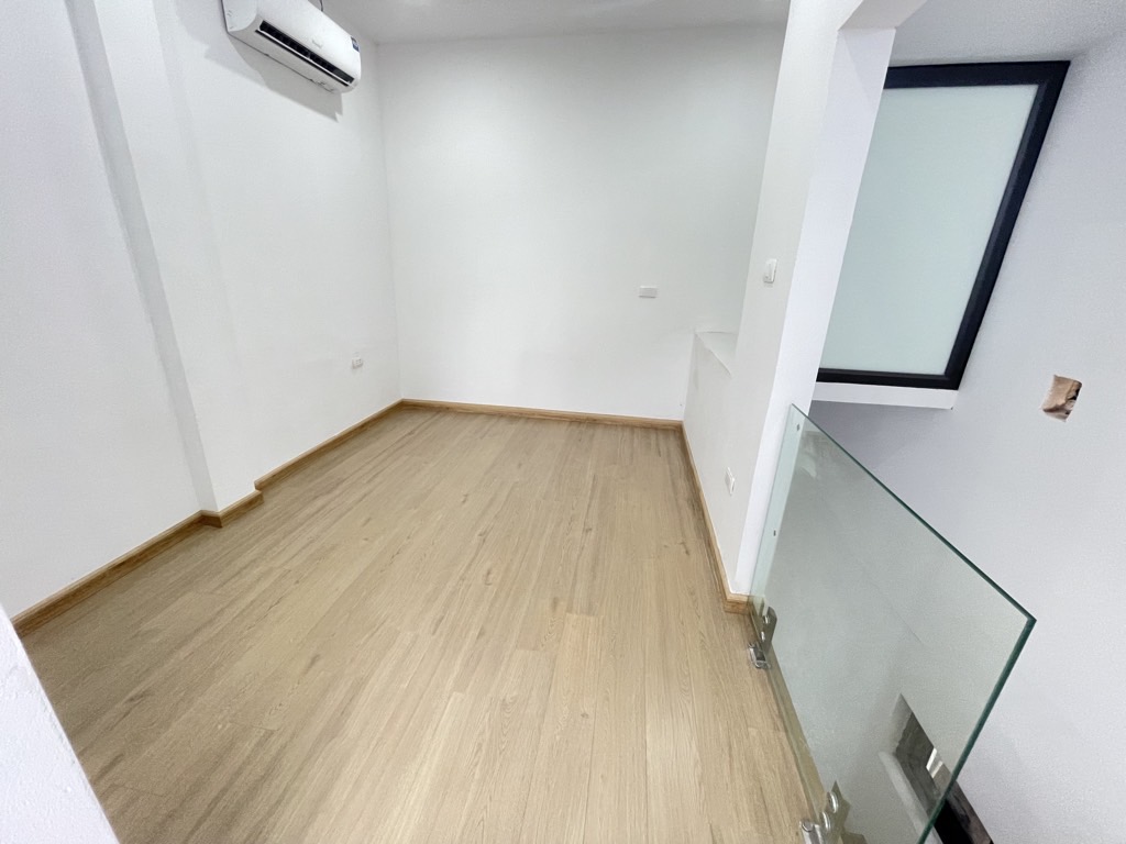 Bán nhà Khu TT Hồng Hà - diện tích 16,1m2 3 tầng - Lô góc, ô tô đỗ cửa - giá 7,3 tỷ