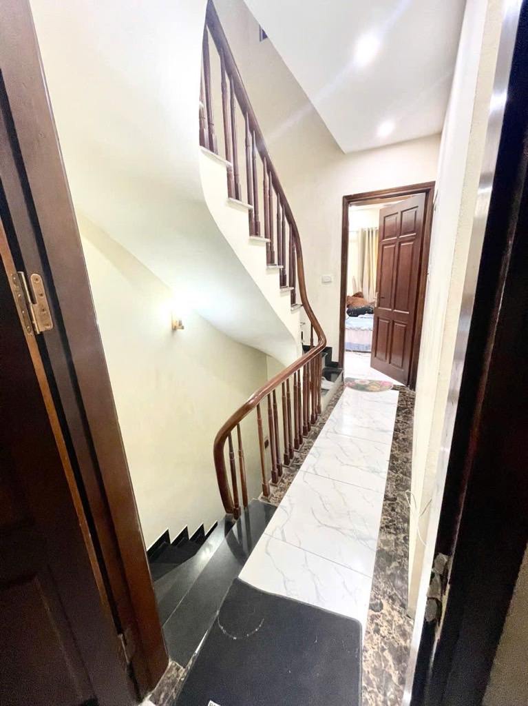 Bán nhà Lĩnh Nam - diện tích 35m2 5 tầng - Ô TÔ TRÁNH - giá 11,3 tỷ