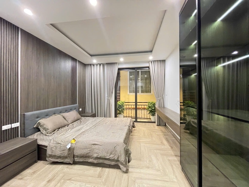 Bán nhà Tân Mai - diện tích 40m2 5 tầng - Ô TÔ ĐỖ CÁCH NHÀ 5M - giá 11,8 tỷ