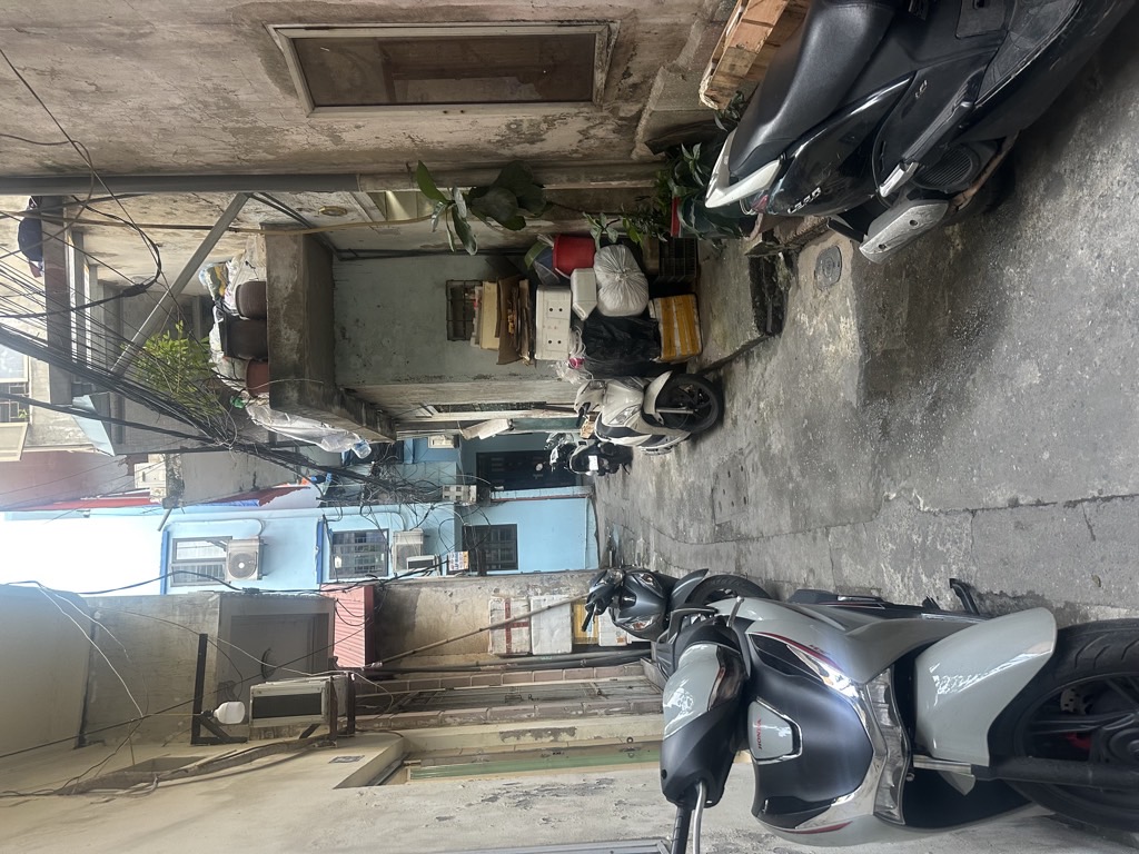 Bán nhà Xã Đàn - diện tích 75,6m2 2 tầng - Nhà cũ hiện đang cấp 4, nhà chúng tôi đang xây gian để cho thuê - giá 12,6 tỷ