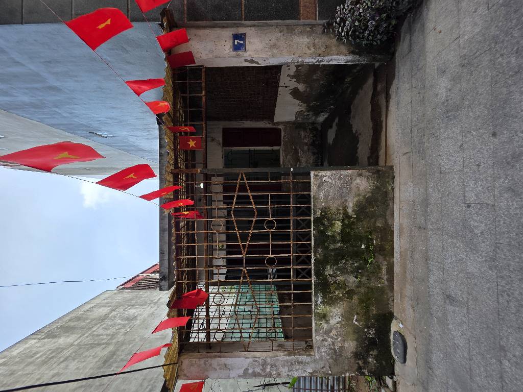 Bán nhà Giải Phóng - diện tích 73m2 1 tầng - ô tô vào nhà - giá 14,9 tỷ