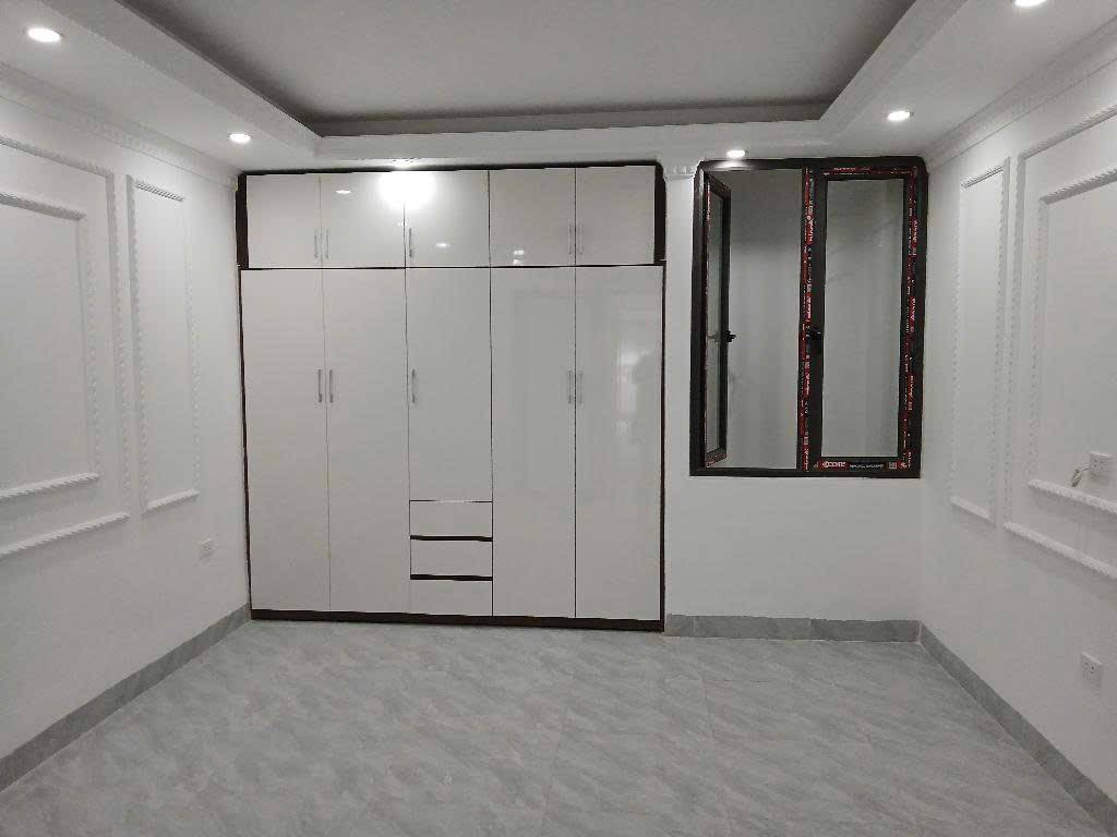 Bán nhà Lĩnh Nam - diện tích 66.1m2 5 tầng - Ngõ thông ô tô tránh - giá 15,8 tỷ