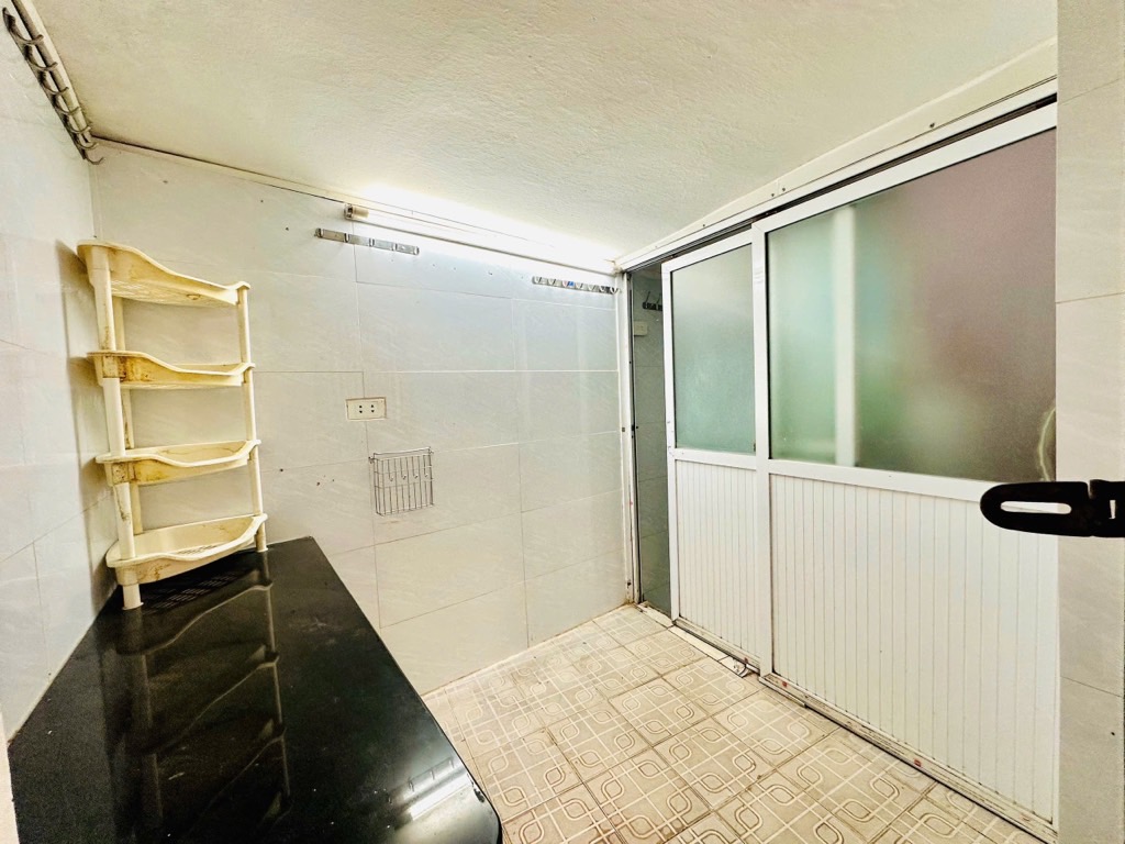 Bán nhà ngõ chợ Khâm Thiên - diện tích 6,3m2 4 tầng - Sổ đỏ riêng sẵn sàng giao dịch - giá 1,7 tỷ