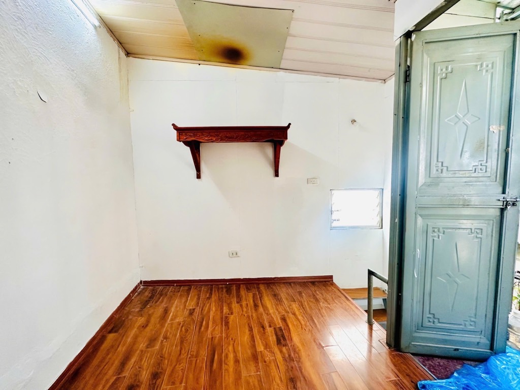 Bán nhà ngõ chợ Khâm Thiên - diện tích 6,3m2 4 tầng - Sổ đỏ riêng sẵn sàng giao dịch - giá 1,7 tỷ