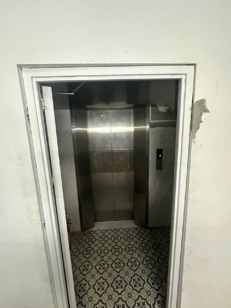 Bán nhà Định Công Hạ - diện tích 59.4m2 5 tầng - thang máy - giá 12,8 tỷ