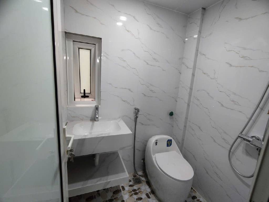 Bán nhà Ngõ Trại Cá - diện tích 14.8m2 4 tầng - Lô góc, gần ô tô - giá 3,35 tỷ