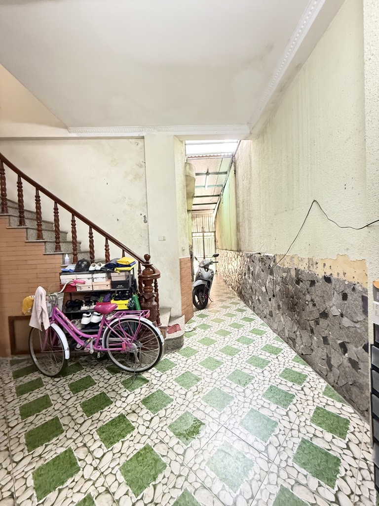 Bán nhà Lĩnh Nam - diện tích 59.9m2 2 tầng - Ô TÔ TRÁNH - giá 8,5 tỷ