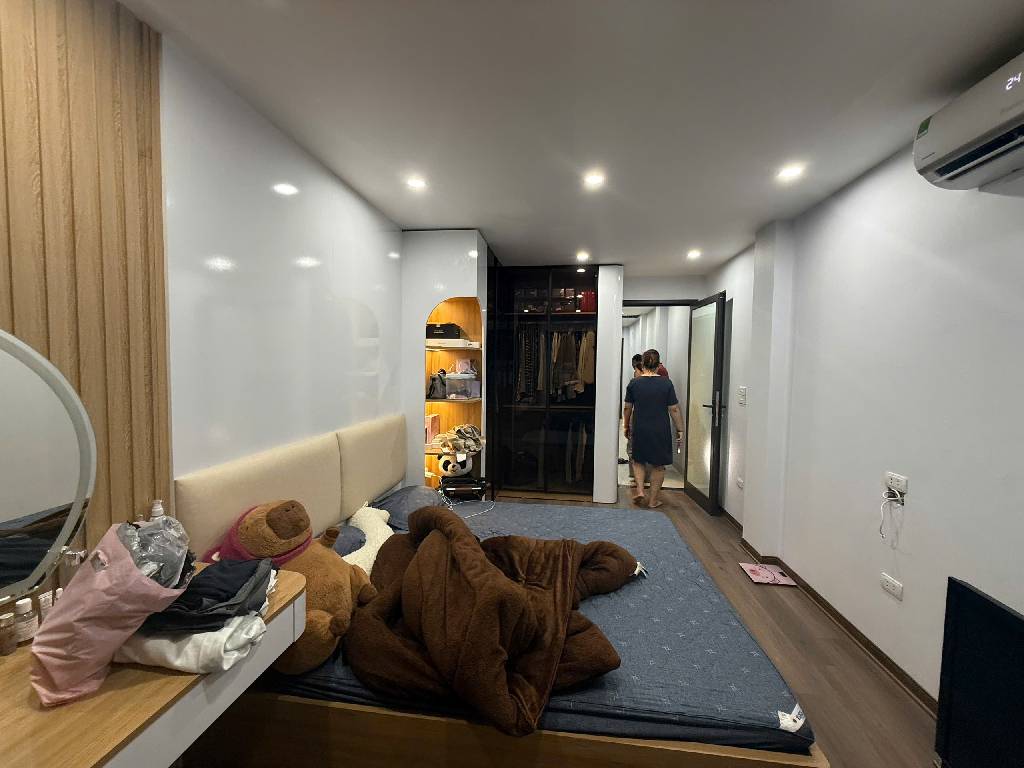 Bán nhà Thịnh Quang - diện tích 48.7m2 5 tầng - Ô tô tránh - giá 17,9 tỷ