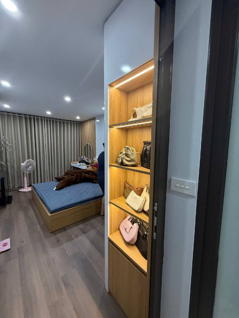 Bán nhà Thịnh Quang - diện tích 48.7m2 5 tầng - Ô tô tránh - giá 17,9 tỷ