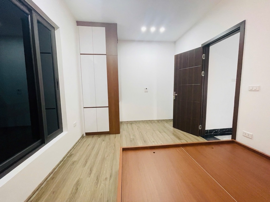 Bán nhà ngõ Hoà Bình - diện tích 30.4m2 4 tầng - Lô góc 2 mặt ngõ - giá 8,5 tỷ