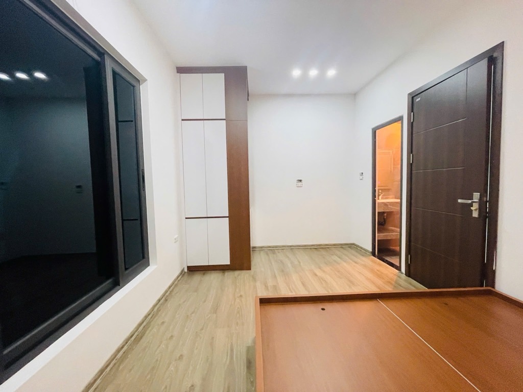 Bán nhà ngõ Hoà Bình - diện tích 30.4m2 4 tầng - Lô góc 2 mặt ngõ - giá 8,5 tỷ