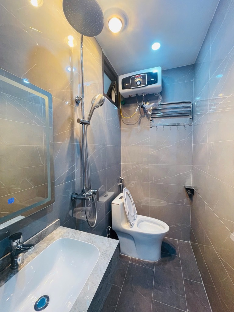 Bán nhà ngõ Hoà Bình - diện tích 30.4m2 4 tầng - Lô góc 2 mặt ngõ - giá 8,5 tỷ