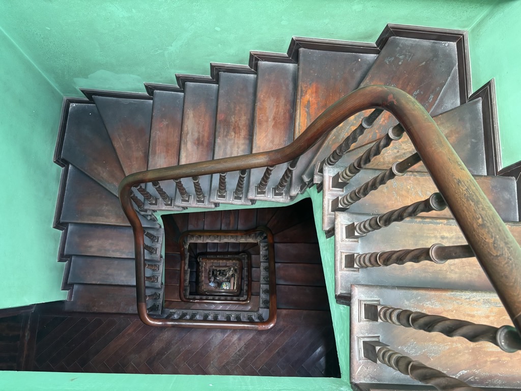 Bán nhà Kim Ngưu - diện tích 34,2m2 6 tầng - Mặt phố kinh doanh sầm uất - giá 17,1 tỷ