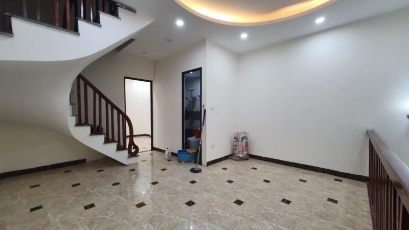 Bán nhà Minh Khai - diện tích 45.4m2 5 tầng - Ngõ hai ô tô tránh - giá 8,3 tỷ